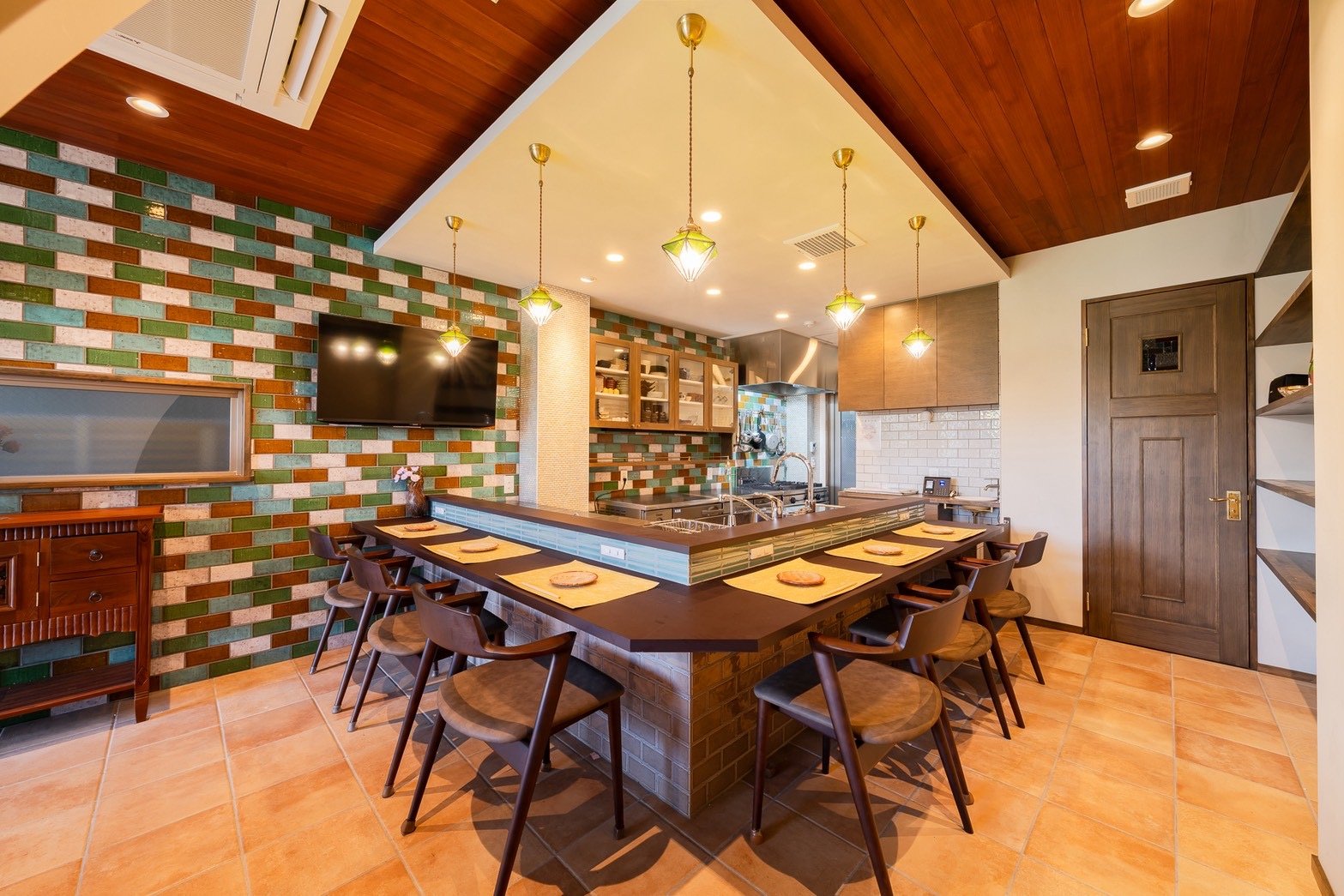 侍レストラン 店内